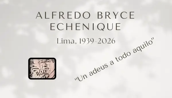 Libros y fotografías que rinden homenaje al escritor peruano Alfredo Bryce Echenique en una exposición.