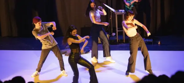 Imagen promocional de la obra de teatro 'Contra Ana'.
