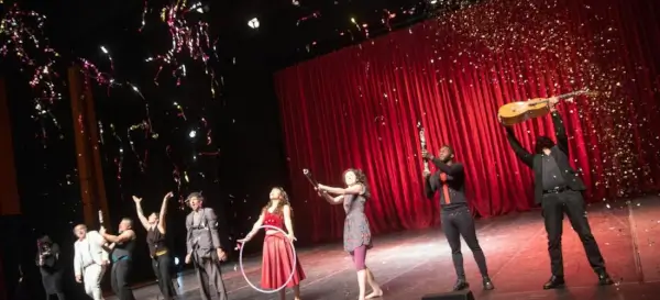 Cartel de la Gran Gala do Circo con malabaristas y acróbatas.