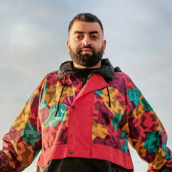 El rapero Hugo Guezeta actuando en directo.