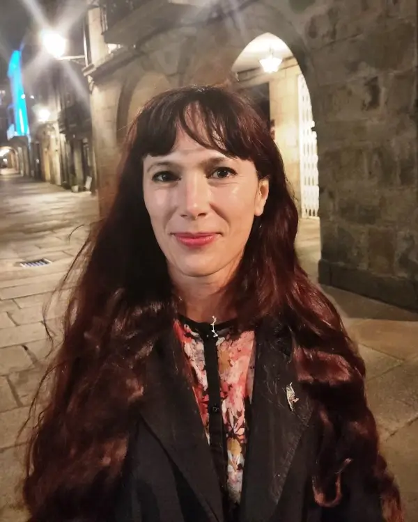 Imagen de libros y notas poéticas para la sesión de Mañás poéticas.