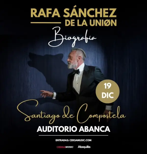 Rafa Sánchez, vocalista de La Unión, en el escenario durante su espectáculo 'Biografía', con proyecciones audiovisuales.